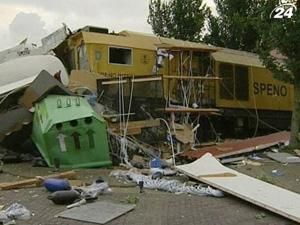 У Нідерландах потяг протаранив магазин У Нідерландах потяг протаранив магазин