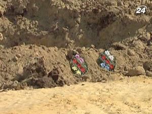 На Донеччині троє дітей загинули під завалами піску На Донеччині троє дітей загинули під завалами піску