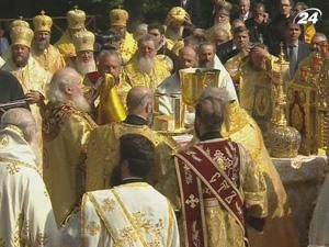 Українська православна церква заявляє, що її прочан не пускають у Київ Українська православна церква заявляє, що її прочан не пускають у Київ