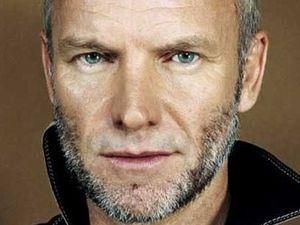 Стінг попросив гримерку для йоги і дерево-бонсай перед концертом у Москві Стінг попросив гримерку для йоги і дерево-бонсай перед концертом у Москві