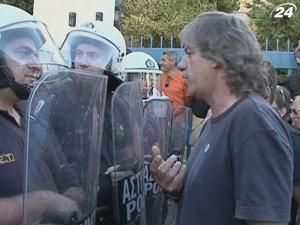 На більшості грецьких заправок немає бензину На більшості грецьких заправок немає бензину