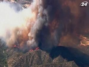 Вогонь впритул наблизився до Лос-Анджелеса Вогонь впритул наблизився до Лос-Анджелеса