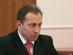 Томенко: кандидати у мери вже почали підкуповувати виборців їжею