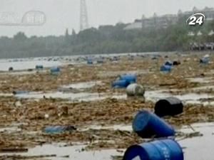 Китайці заробляють на бочках з хімікатами Китайці заробляють на бочках з хімікатами