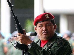 Чавес розгорнув війська на кордоні з Колумбією Чавес розгорнув війська на кордоні з Колумбією