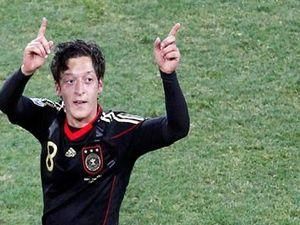 Озіл залишається у "Вердері" Озіл залишається у "Вердері"