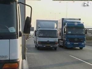 Грецькі водії автоцистерн тимчасово зупинили страйк Грецькі водії автоцистерн тимчасово зупинили страйк