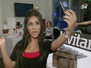 Телезірка Ніколь "Снукі" побешкетувала на пляжі у Лос-Анджелесі Телезірка Ніколь "Снукі" побешкетувала на пляжі у Лос-Анджелесі