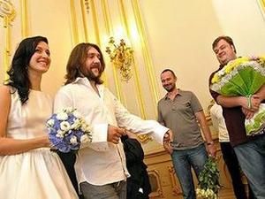 Сергій Шнуров втретє одружився Сергій Шнуров втретє одружився