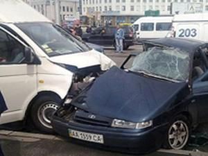 Дружині таксиста, який загинув після зіткнення із президентською "швидкою" викупили квартиру Дружині таксиста, який загинув після зіткнення із президентською "швидкою" викупили квартиру