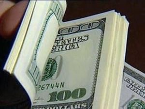 Українські заробітчани надіслали в Україну 4,7 млрд. доларів Українські заробітчани надіслали в Україну 4,7 млрд. доларів