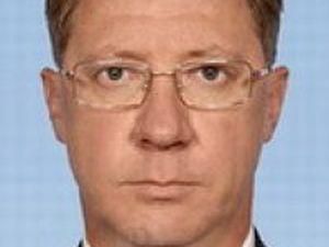 Влада продовжує тиснути на підприємців, щоб підпорядкувати їх бізнес партії Влада продовжує тиснути на підприємців, щоб підпорядкувати їх бізнес партії