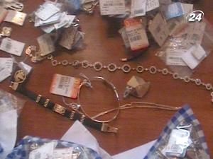 На Полтавщині затримали грабіжників ювелірної крамниці На Полтавщині затримали грабіжників ювелірної крамниці