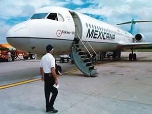 Мексика: найбільша авіакомпанія країни оголосила про банкрутство