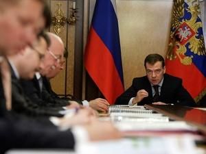 Медведєв: не можна допустити анархії у районах лісових пожеж Медведєв: не можна допустити анархії у районах лісових пожеж