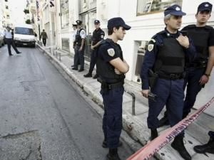 Греція: евакуація людей з будівлі мінфіну через повідомлення про бомбу Греція: евакуація людей з будівлі мінфіну через повідомлення про бомбу