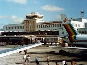 У Зімбабве англійський пасажирський літак зазнав "навчальної" аварії: є постраждалі У Зімбабве англійський пасажирський літак зазнав "навчальної" аварії: є постраждалі