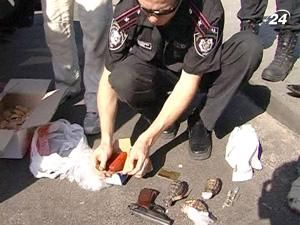 УБОЗ знайшов у киянина цілий арсенал зброї УБОЗ знайшов у киянина цілий арсенал зброї