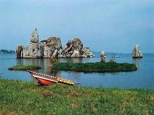 У Танзанії в озері потонули 18 дітей У Танзанії в озері потонули 18 дітей