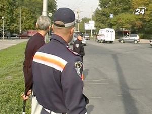 Через спеку працівники ДАІ менше працюватимуть Через спеку працівники ДАІ менше працюватимуть