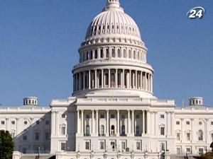 Тема тижня: Сенат США захищає держслужбовців від звільнень Тема тижня: Сенат США захищає держслужбовців від звільнень