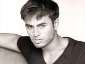 Іглесіас дотримався обіцянки і роздягнувся Іглесіас дотримався обіцянки і роздягнувся