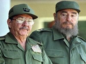 ЗМІ: Кастро збирається відібрати владу у молодшого брата