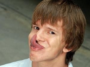 США: актор-початківець родом з Росії має найдовший язик США: актор-початківець родом з Росії має найдовший язик