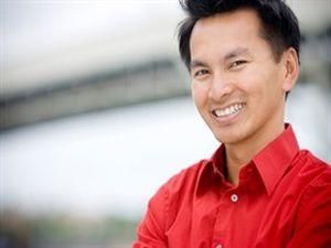 Жінок більше приваблюють чоловіки у червоному Жінок більше приваблюють чоловіки у червоному