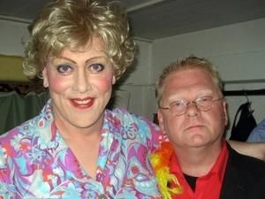 Мер Рейк’явіка перевдягнувся у жінку, щоб відкрити гей-парад Мер Рейк’явіка перевдягнувся у жінку, щоб відкрити гей-парад