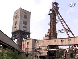 На шахті в Горлівці досі шукають трьох гірників На шахті в Горлівці досі шукають трьох гірників