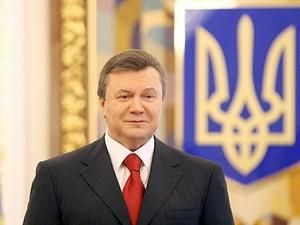 Янукович привітав будівельників з професійним святом