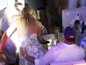 ДіКапріо із коханою відпочив на селебріті-вечірці ДіКапріо із коханою відпочив на селебріті-вечірці