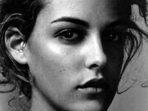 Онука Елвіса Преслі та дочка Ленні Кравіца разом знімуться у фільмі "Божевільний Макс" Онука Елвіса Преслі та дочка Ленні Кравіца разом знімуться у фільмі "Божевільний Макс"