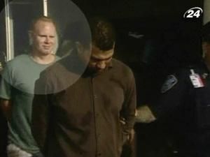 У США стюард образився на пасажира і втік з літака через аварійний вихід У США стюард образився на пасажира і втік з літака через аварійний вихід