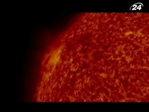 Сонячна активність циклічно змінюється протягом 11 років Сонячна активність циклічно змінюється протягом 11 років