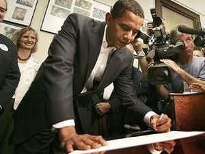 Обама підписав федеральну допомогу штатам на 26 млрд. дол