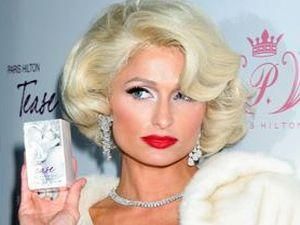 На презентації парфумів Періс Хілтон заінтригувала своїм животиком (ФОТО) На презентації парфумів Періс Хілтон заінтригувала своїм животиком (ФОТО)