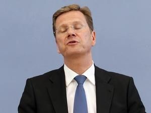 Німецький міністр не братиме свого друга у країни, де гомосексуальність є незаконною