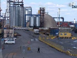 Негативне сальдо зовнішньої торгівлі України зростає Негативне сальдо зовнішньої торгівлі України зростає