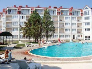 Янукович доручив передати кримські санаторії в управління Радміну автономії Янукович доручив передати кримські санаторії в управління Радміну автономії