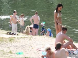 У Києві самовільно захопили 120 га пляжів У Києві самовільно захопили 120 га пляжів