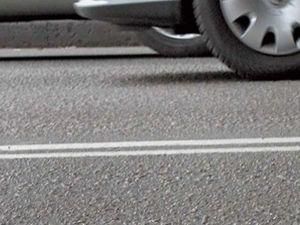 У Запоріжжі цілодобово поливають водою асфальт, щоб він остаточно не розплавився У Запоріжжі цілодобово поливають водою асфальт, щоб він остаточно не розплавився