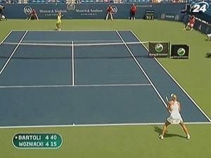 Каролін Возняцкі не змогла вийти у чвертьфінал Каролін Возняцкі не змогла вийти у чвертьфінал