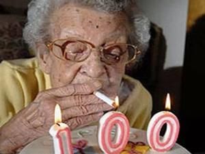 Великобританія: у віці 102 років померла найстаріша жінка-курець