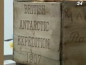 Нова Зеландія: дослідники відкрили ящик із віскі, який пролежав у кризі сто років