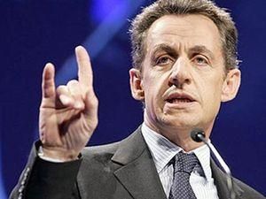 Саркозі виграв суд в газети, що обізвала його геєм та зоофілом