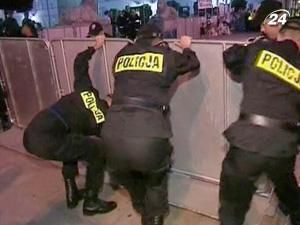 Поліція розігнала охоронців хреста пам'яті Качинського Поліція розігнала охоронців хреста пам'яті Качинського