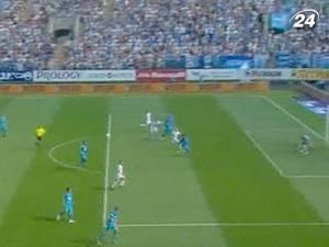 "Динамо" перервало переможну серію "Зеніта" "Динамо" перервало переможну серію "Зеніта"