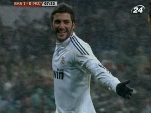 Кращі голи Гонсало Ігуаіна сезону 2009/2010 Кращі голи Гонсало Ігуаіна сезону 2009/2010